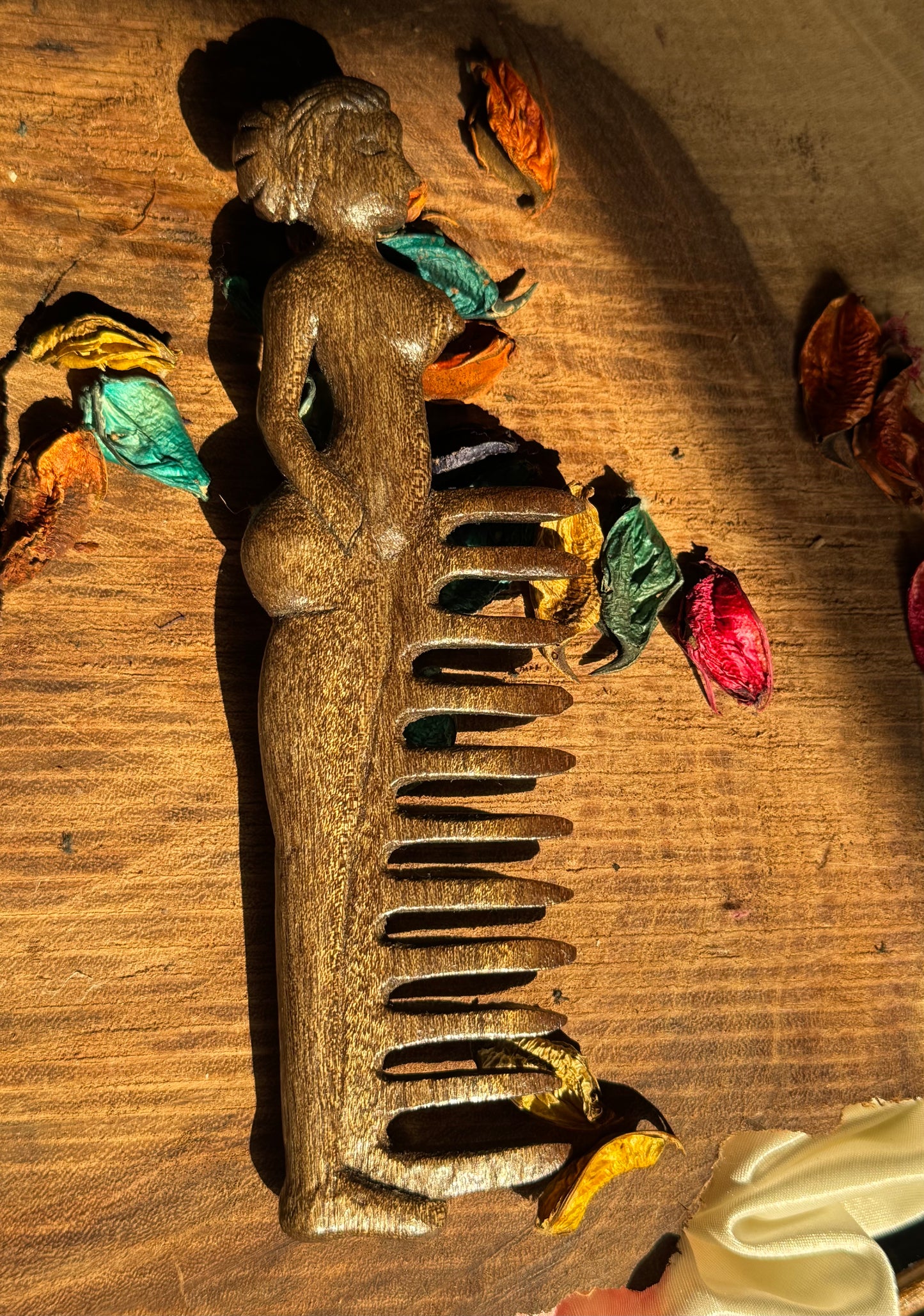 Isis Comb