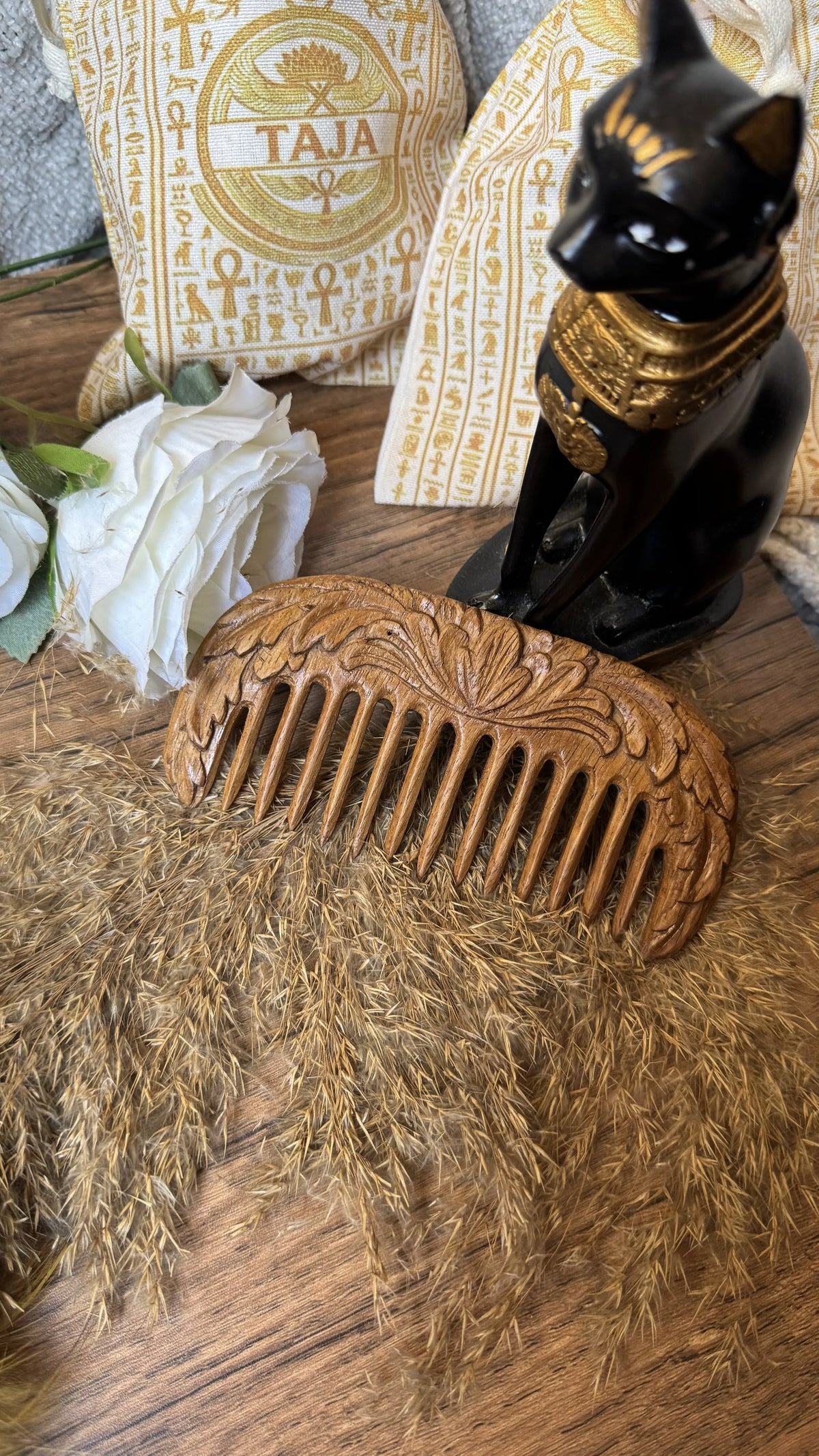 Blooming lotus comb