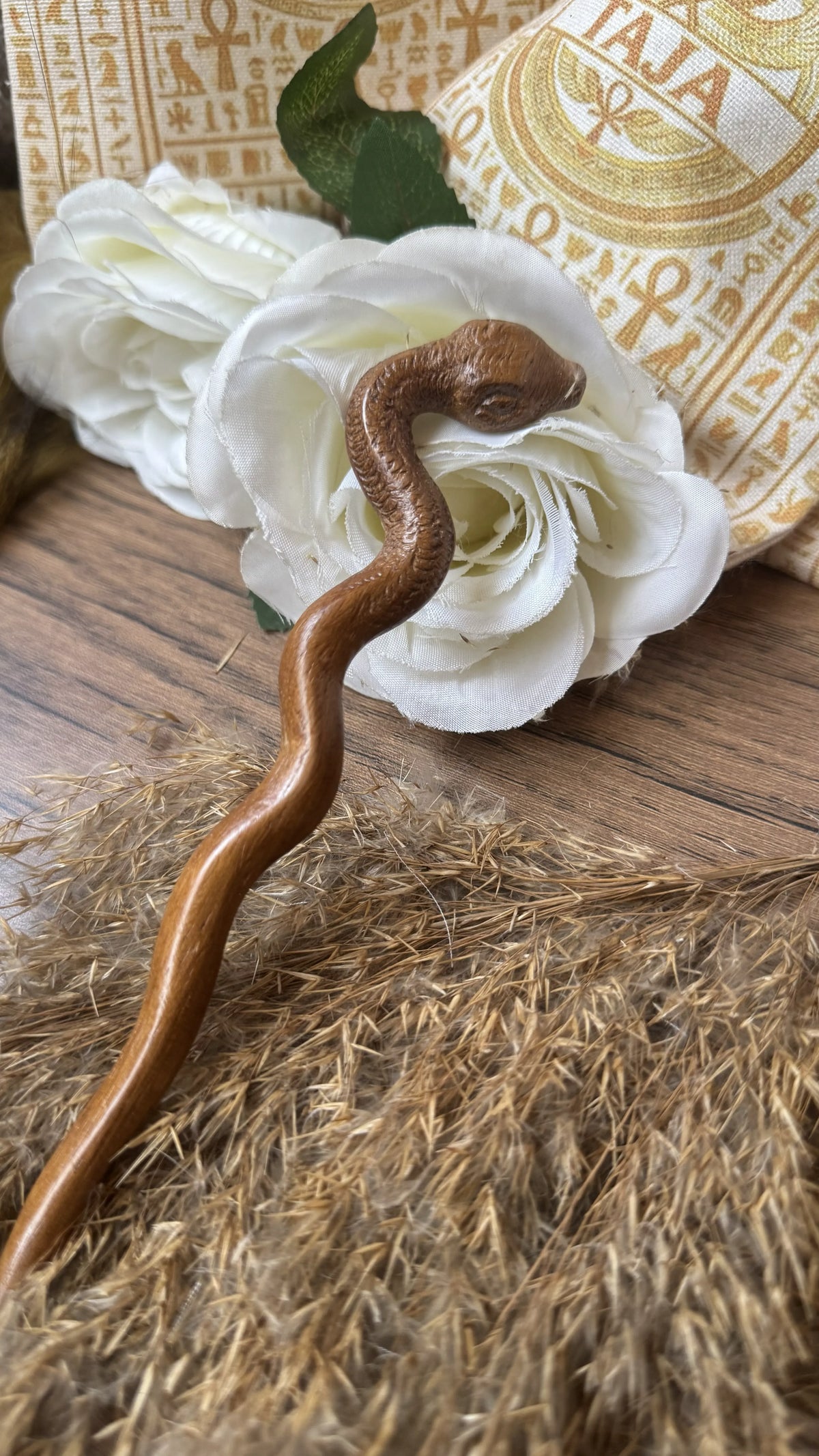 Cobra Pin
