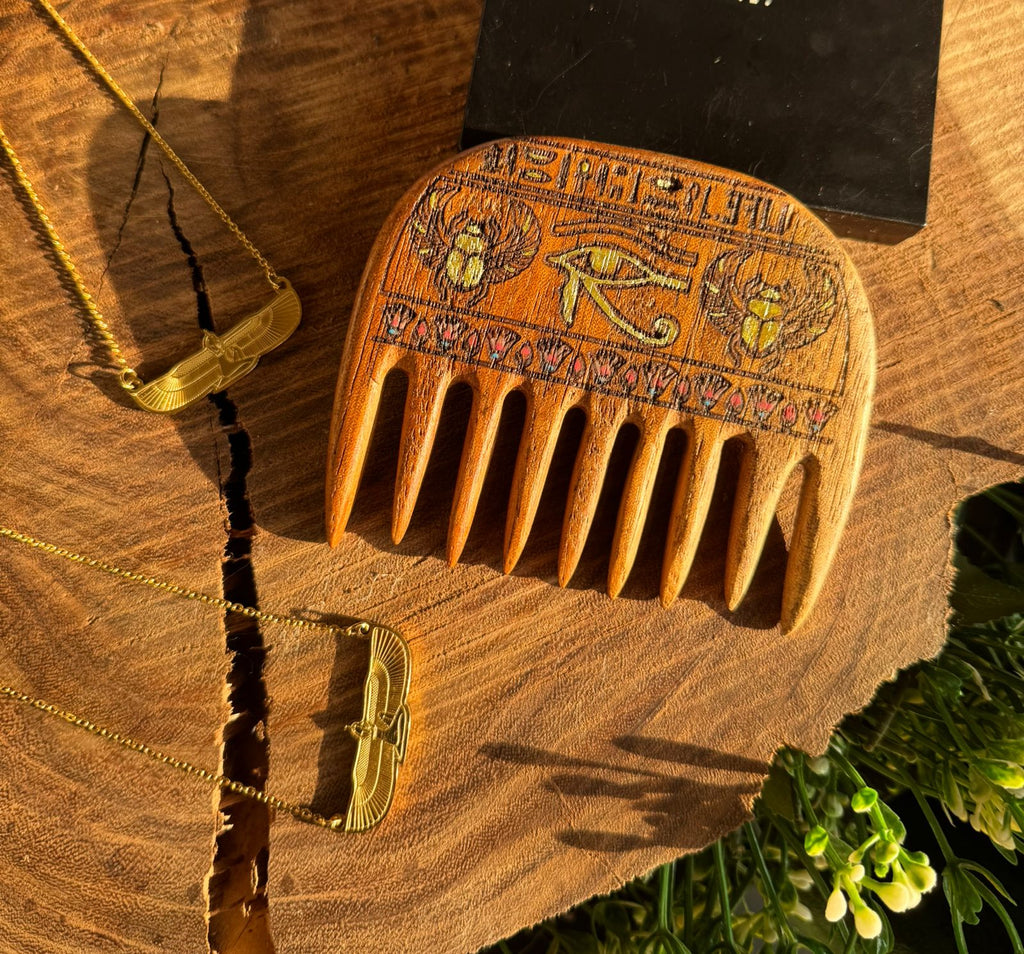 Golden Nefertari Comb